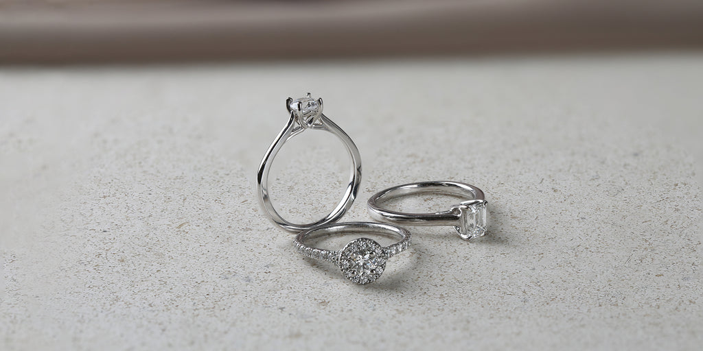 Joyería Eternity Diamonds de anillos de compromiso con diamantes naturales y diamante de laboratorio. Diseño solitario, pavé, halo y personalizdos.