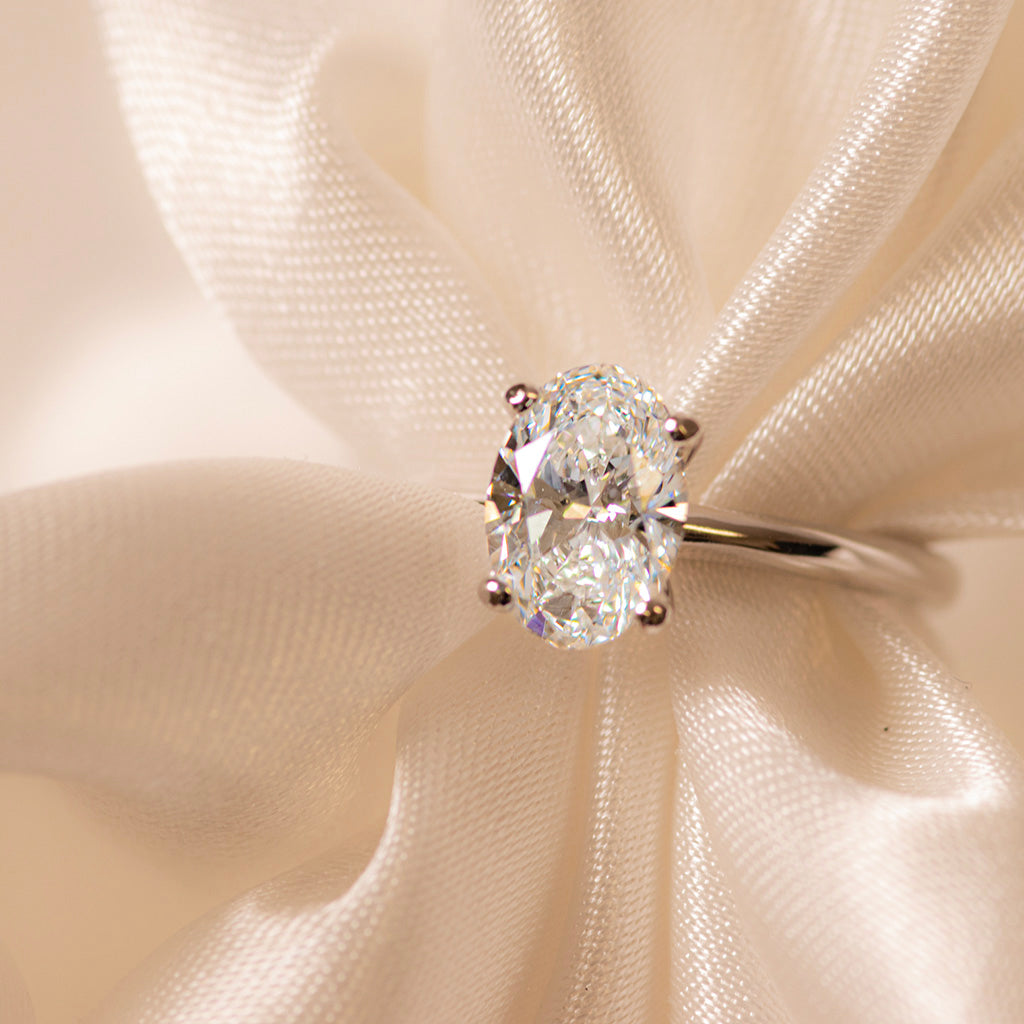 Joyería Eternity Diamonds de anillos de compromiso con diamantes naturales y diamante de laboratorio con Certificado GIA, IGI, EMERA.